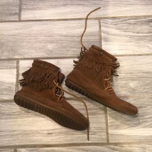 Minnetonka Moccasin shoes